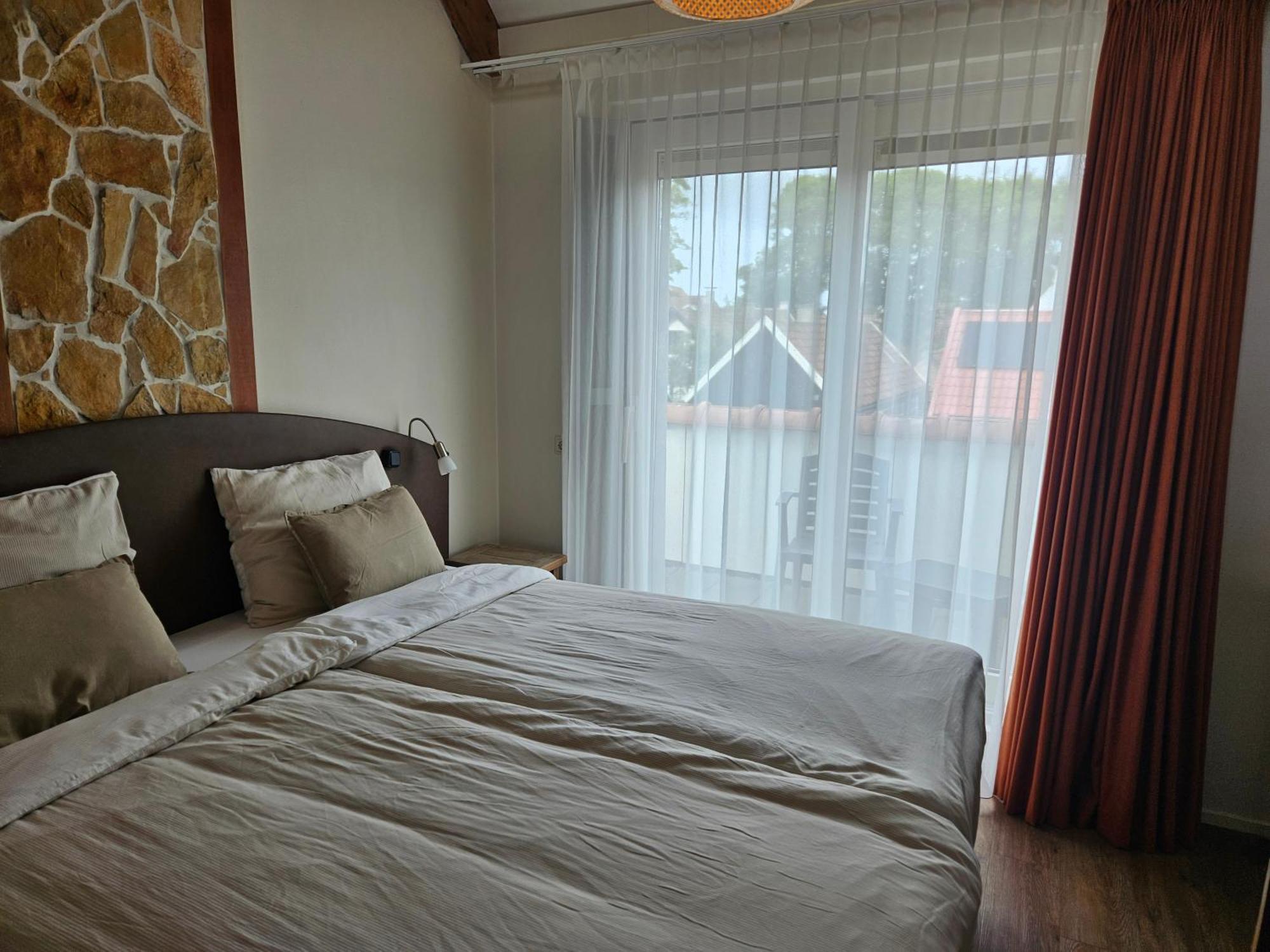 Hotel Dolores Ameland Nes  Exterior photo